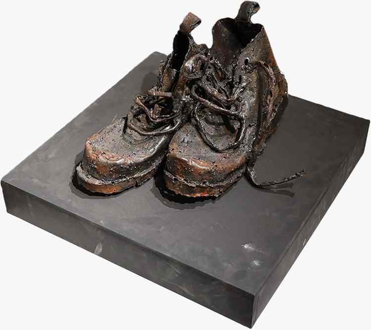 Artist: Casim Mahmood<br>Title: Old Shoes<br>Medium: Welded Metal<br>Size in inches: 19(L) x 19(W) x 8(H)